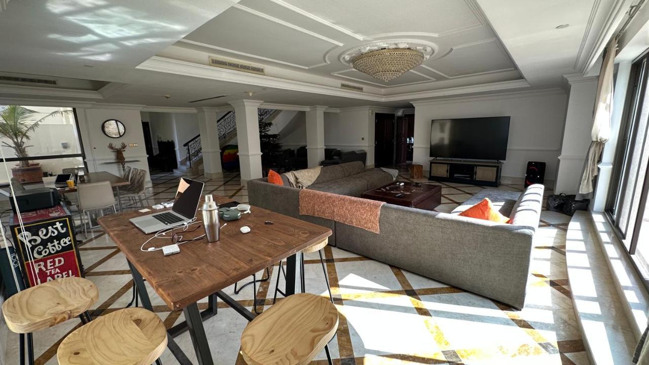 Hostel Neyar Beach Vibes - The Penthouse Dubai Exterior foto