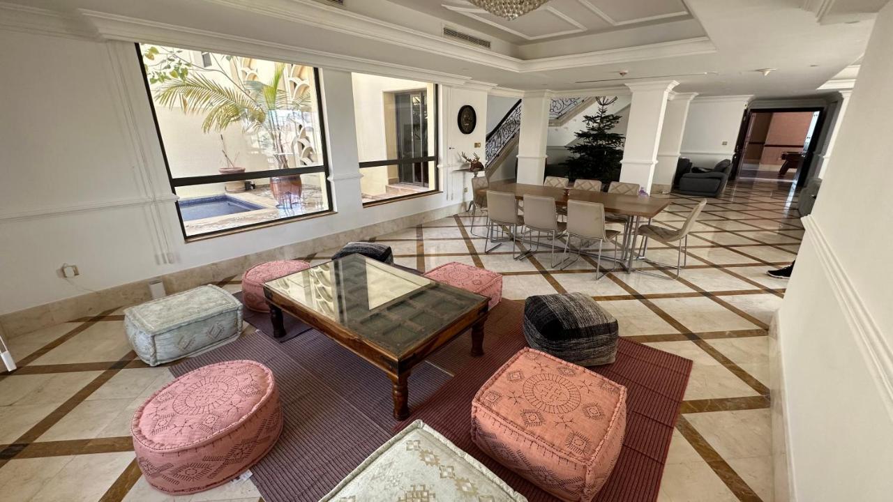 Hostel Neyar Beach Vibes - The Penthouse Dubai Exterior foto